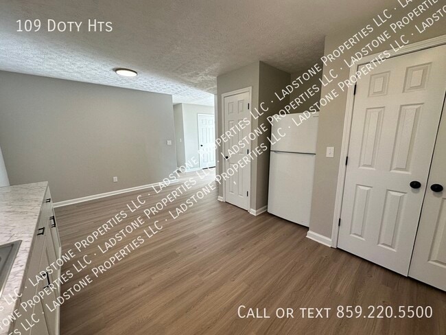 Foto del edificio - 109 Doty Hts