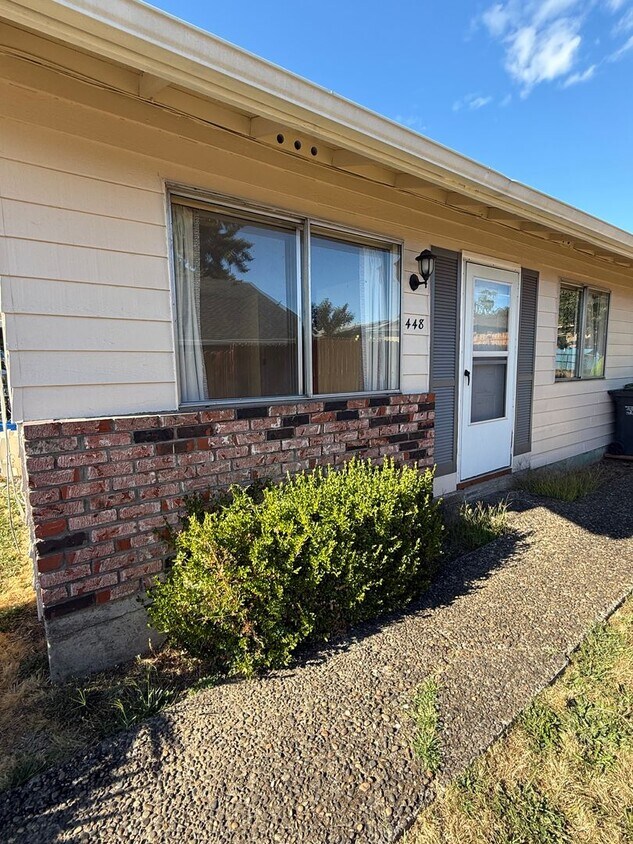 Foto principal - 448 S 10th St