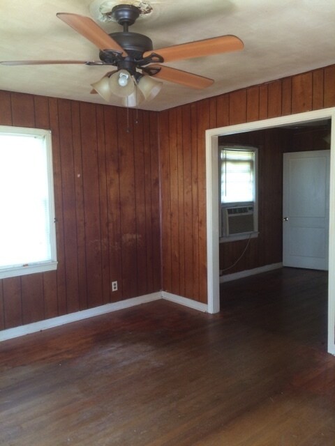 Building Photo - 5909 Henderson Ave