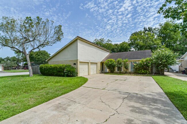 Foto del edificio - 2122 Clemson Dr