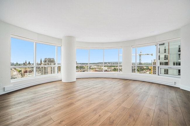 Building Photo - 200 Rideau St
