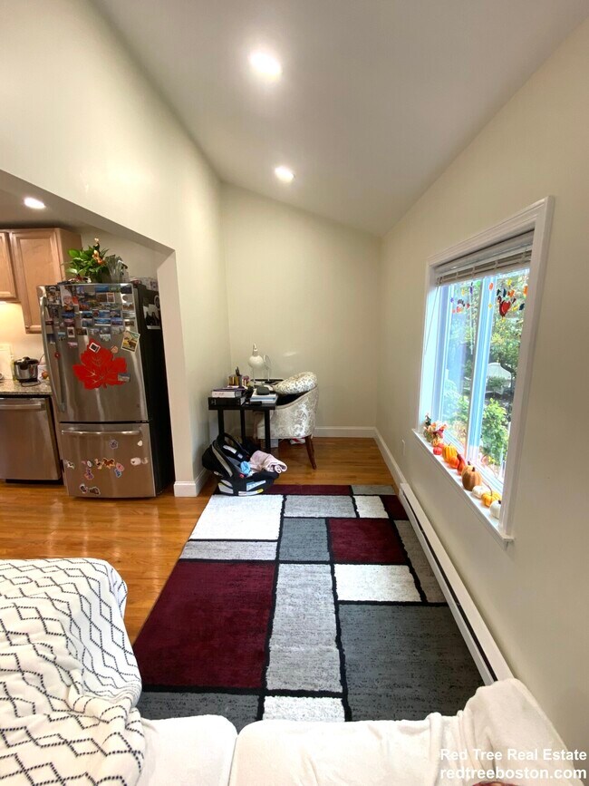 175 High St Unit 1, Brookline, MA 02445 Condo for Rent in Brookline