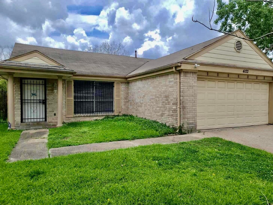Primary Photo - 4122 Baynard Dr