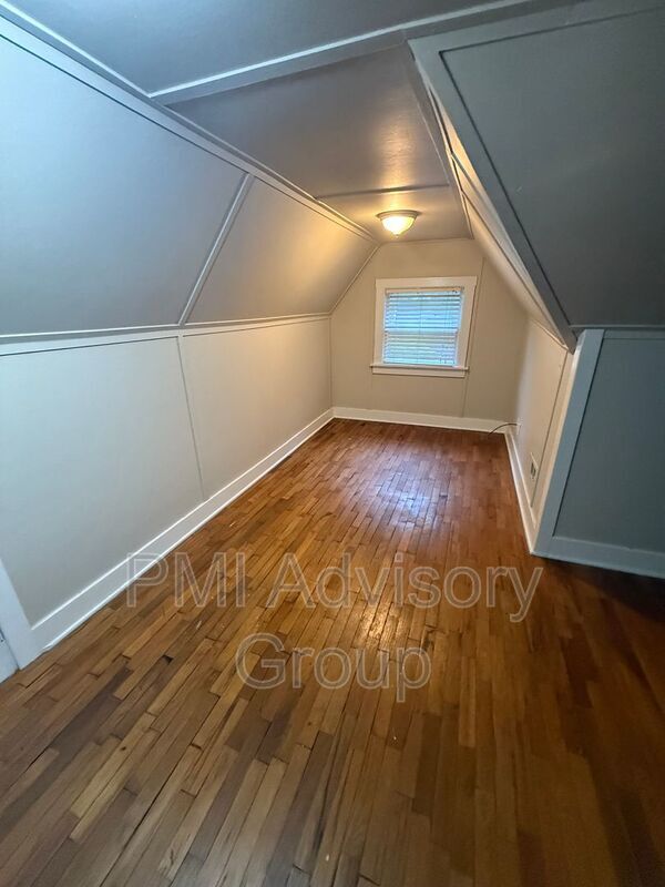 Foto del edificio - 715 SW Wayne Ave