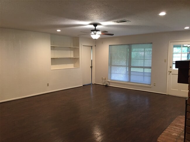 Building Photo - 22815 Merrymount Dr
