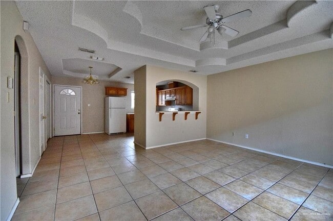 Building Photo - 1607 W Portales Dr