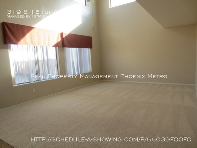 Foto del edificio - HUGE GOODYEAR PROPERTY!!