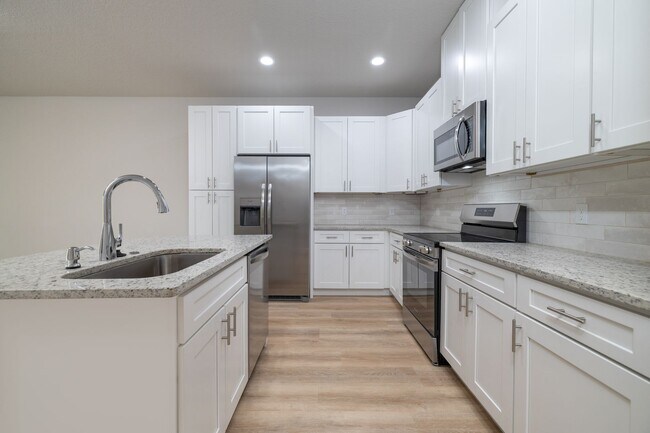 Foto del edificio - Brand new duplex for rent !