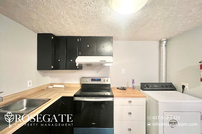 Building Photo - Spacious 2-Bedroom Unit in Waterloo – 800 ...