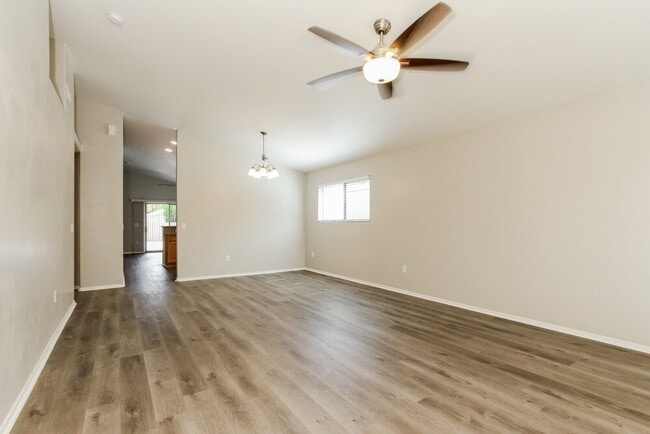 Building Photo - 6898 W Quailwood Way