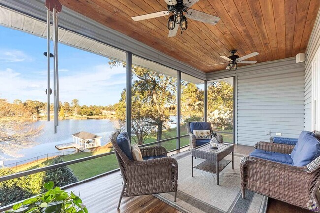 Building Photo - 154 Mossland Dr