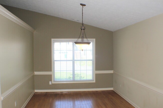 Building Photo - 2630 Millerbrook Dr