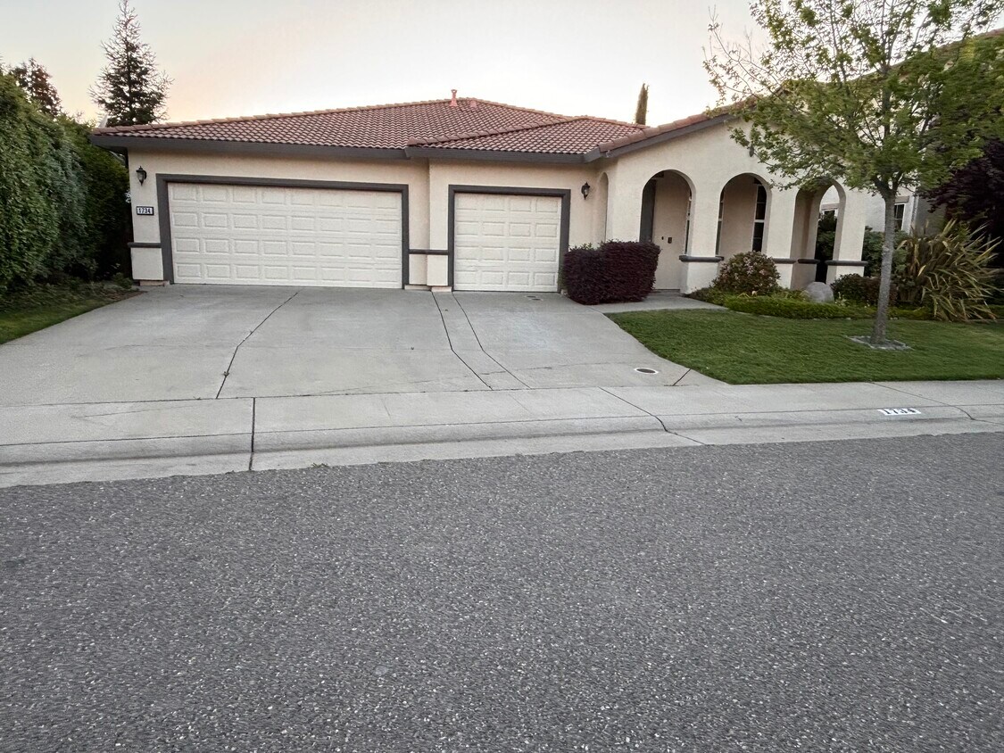 Foto principal - 1734 Sorenson Dr