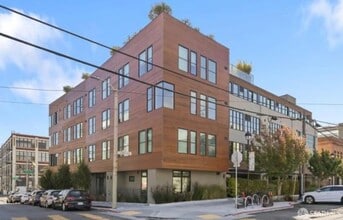 Building Photo - 901 Tennessee St