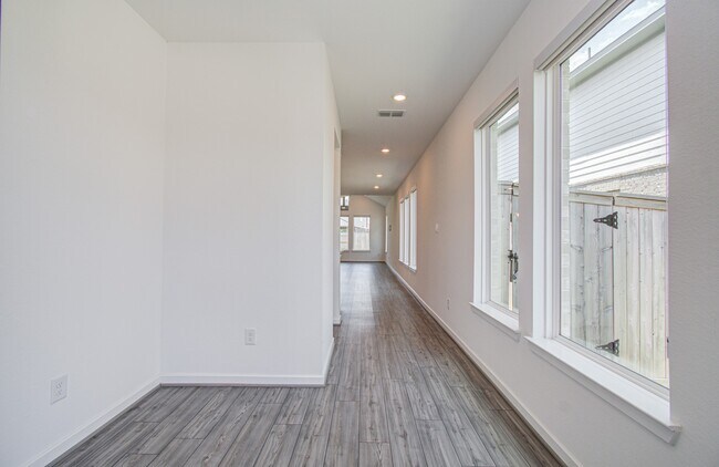 Foto del edificio - 22122 Ingham Blf Ln