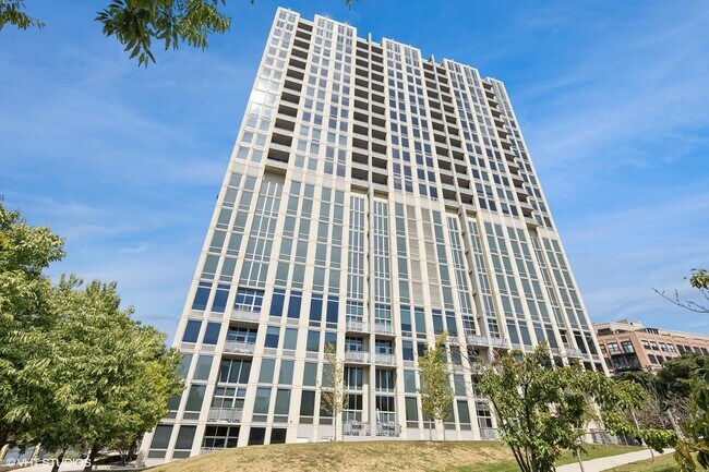 Foto del edificio - 700 N Larrabee St