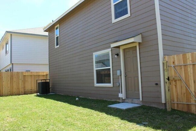 Building Photo - 5476 Quail Cove Ln