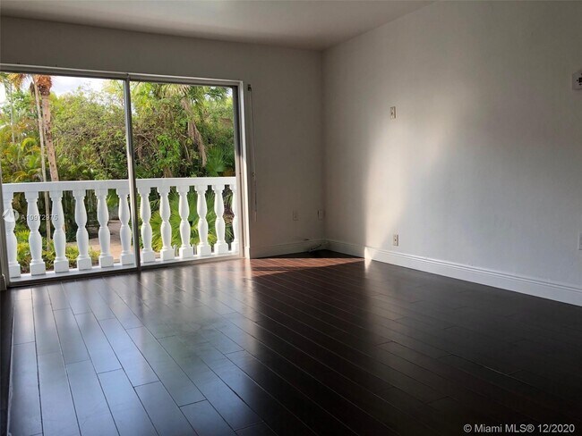 Building Photo - 1150 Madruga Ave