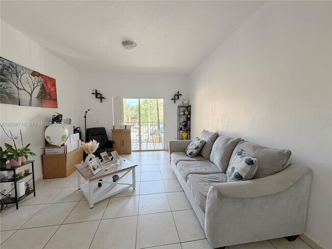 Foto del edificio - 7360 NW 114th Ave