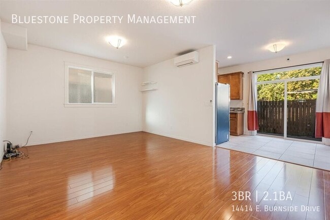 Foto del edificio - 14414 E Burnside St