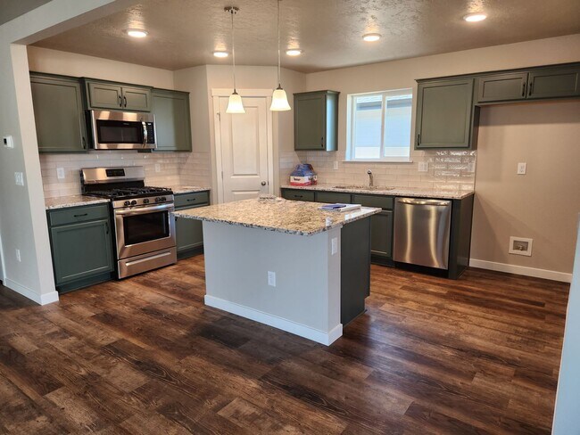 Foto del edificio - Beautiful 3 bed 2 bath home in Nampa just off Ustick and Midland Blvd