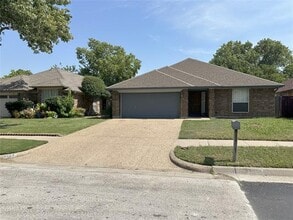 Building Photo - 4927 Highbank Dr