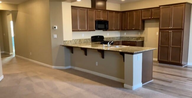 Building Photo - REDUCED!!   BEAUTIFUL 3 BEDROOM 2 BATH FOR...