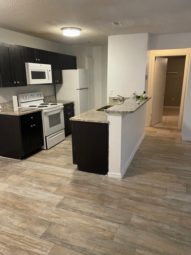 Foto principal - 976 Leeward Pl