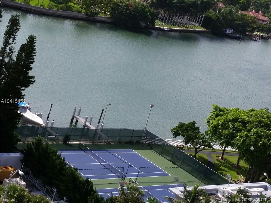 Foto principal - 5400 Collins Ave