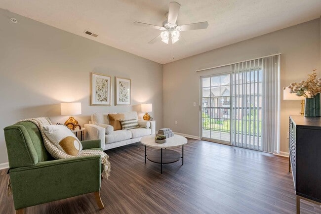 Building Photo - Blankenbaker Crossings Apartment Homes