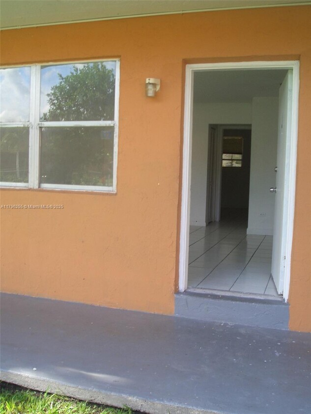 Primary Photo - 9760 SW 184th St