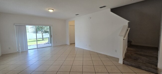 Building Photo - 2851 Sunstone Dr