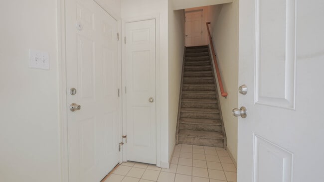 Building Photo - 4 Chelsea Ct