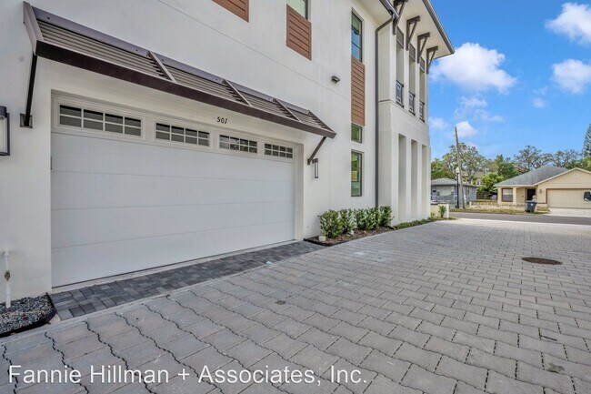 Foto del edificio - 3 br, 2.5 bath House - 501 W. Canton Ave