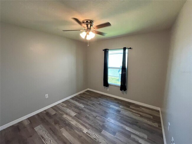Foto del edificio - 4167 Sand Ridge Blvd