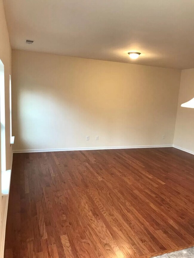 Building Photo - 4621 Quinton Ln