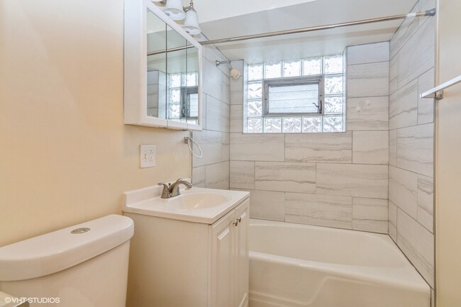 Foto del edificio - 4434 W 87th St