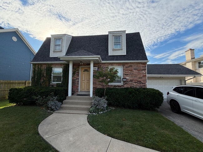 Building Photo - 5540 Fairview Ave