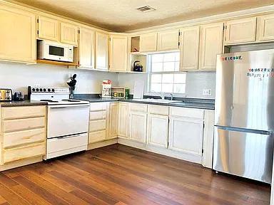 Foto del edificio - 211 W Madison St