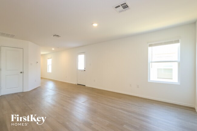 Building Photo - 8011 Nube Medina