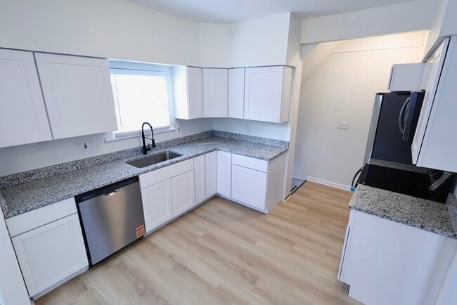 Foto del edificio - 295 Noble Ave