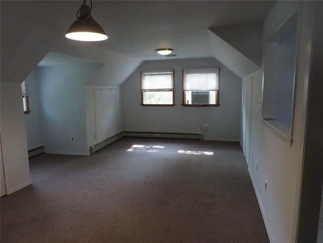 Building Photo - 120 Cerny Pl