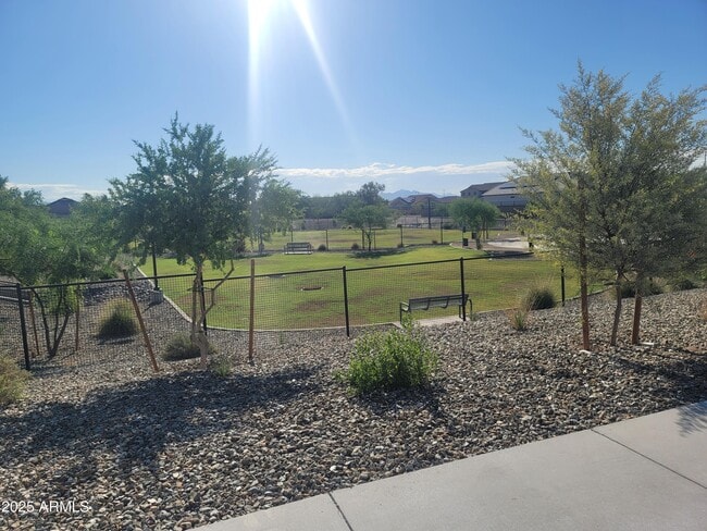 Foto del edificio - 24084 W Cocopah St