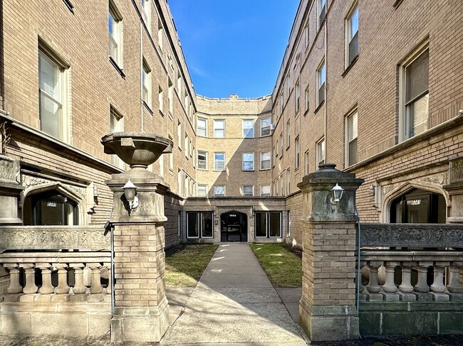 Building Photo - 6341 N Magnolia Ave