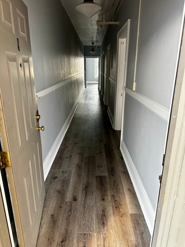 Foto del edificio - 607 E 5th St