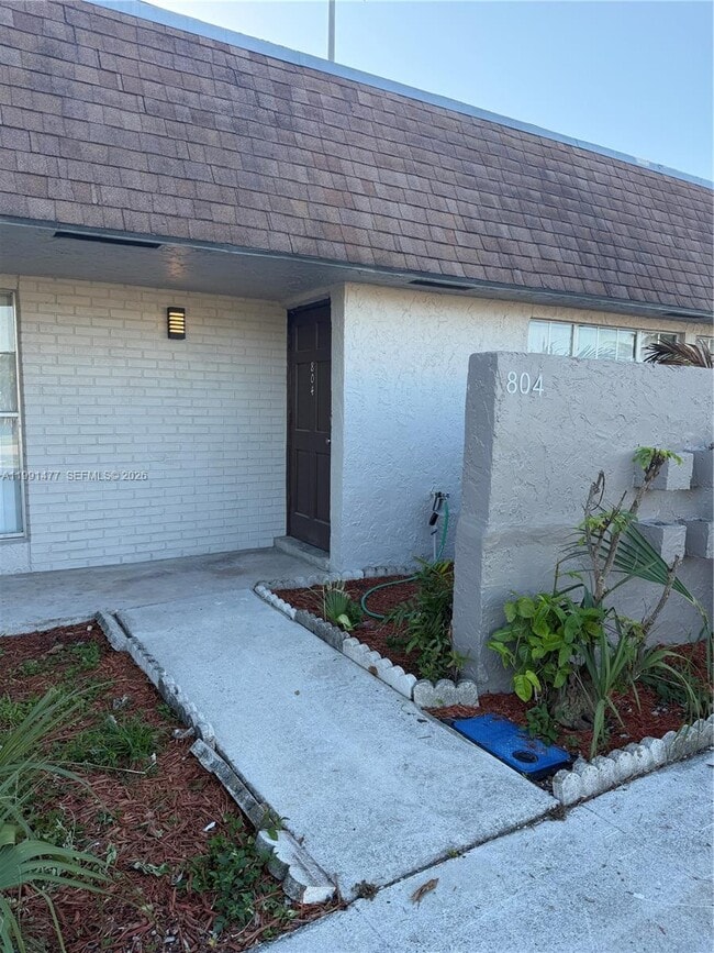 Building Photo - 804 SW 73rd Ave