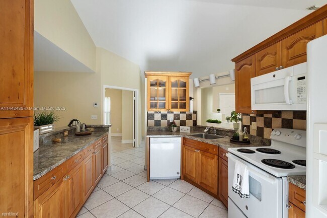 Building Photo - 3 br, 2 bath House - 20770 NW 1st St