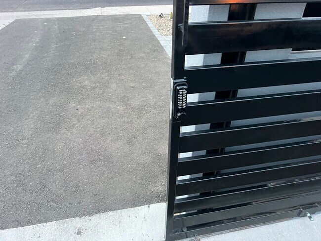 Teclado de puerta - 841 E Roeser Rd