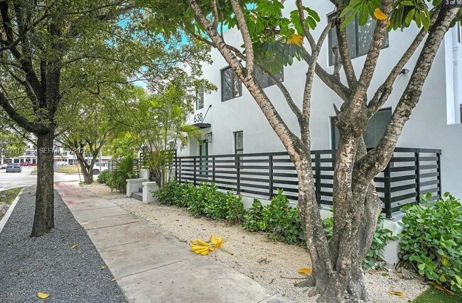 Foto del edificio - 638 SW 21st Ave