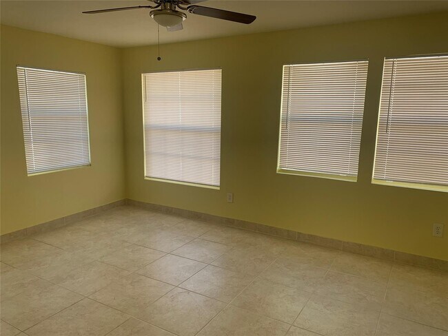Foto del edificio - 912 8th St